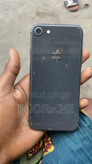 Apple iPhone 8 64 GB Noir