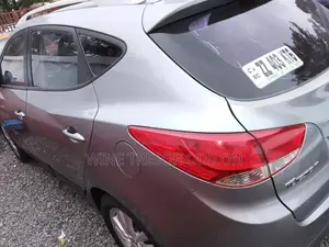 Hyundai i20 1.4 U2 CRDi Diesel (MT) 2011 Gris