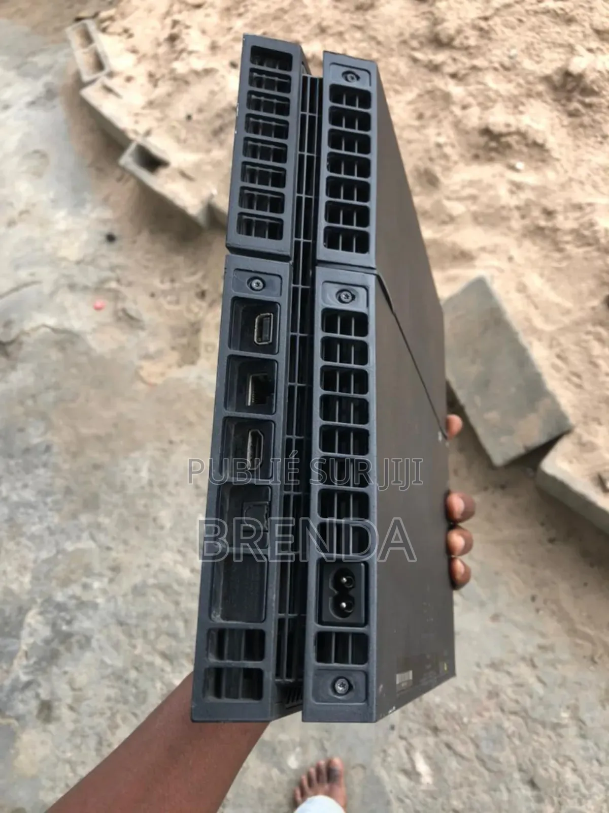 Ps4 Fat 12jeu Craqué Avec Une Manette Propre