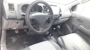 Toyota Hilux 2.5 D-4D 4X4 SRX 2011 Gris
