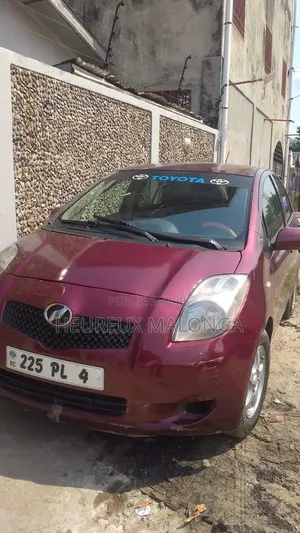Toyota Vitz 1.3 AWD 5dr 2010 Rouge