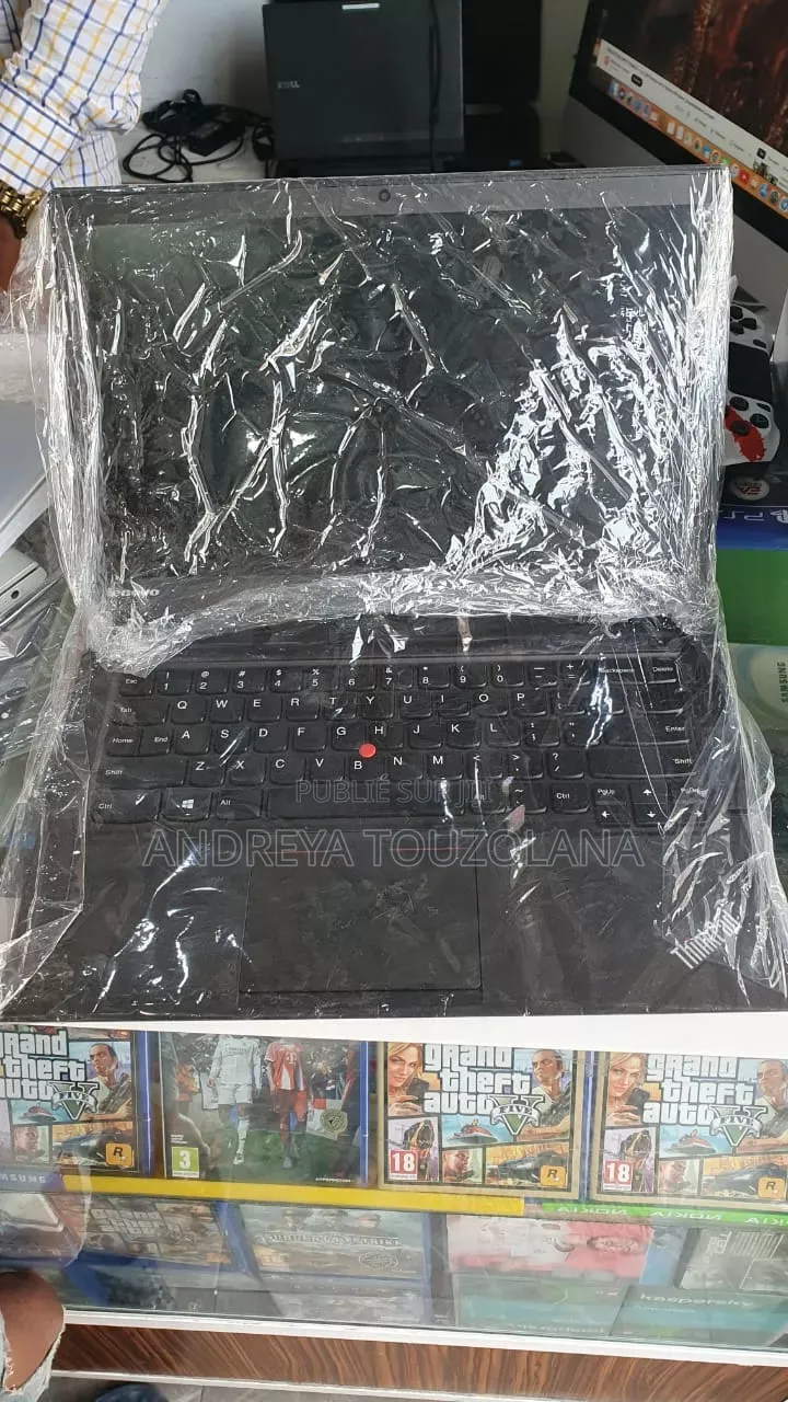 Nouveau Ordinateur portable Lenovo Flex 3 8GB Intel Core i5 SSD 512GB