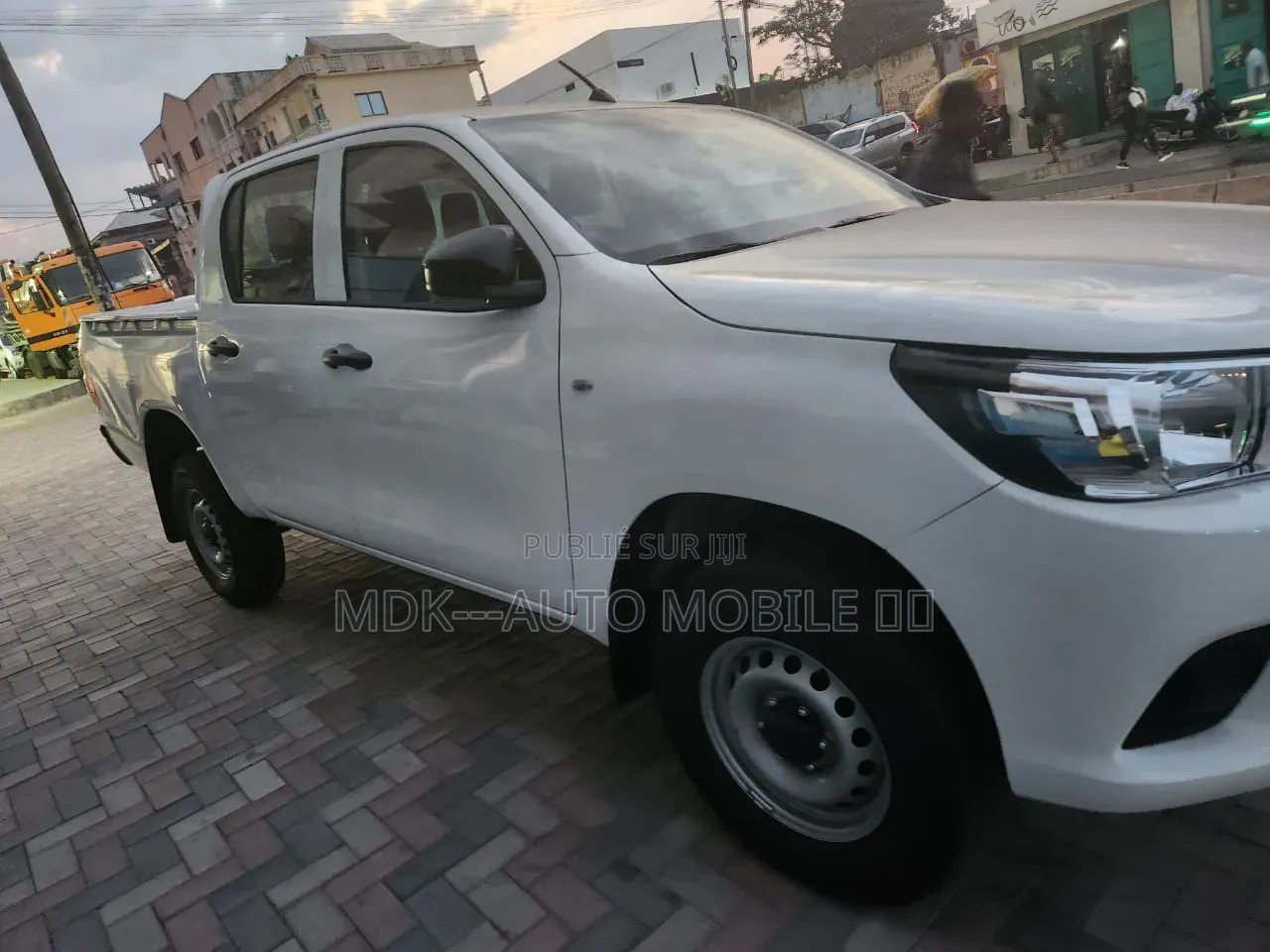 Toyota Hilux 2025 Blanc cassé