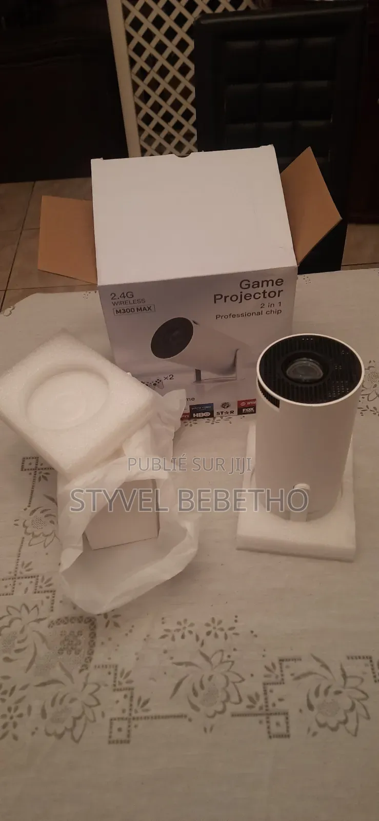 Mini Vidéoprojecteur Android M300 Max 2-en-1 Avec Jeux Et Wifi