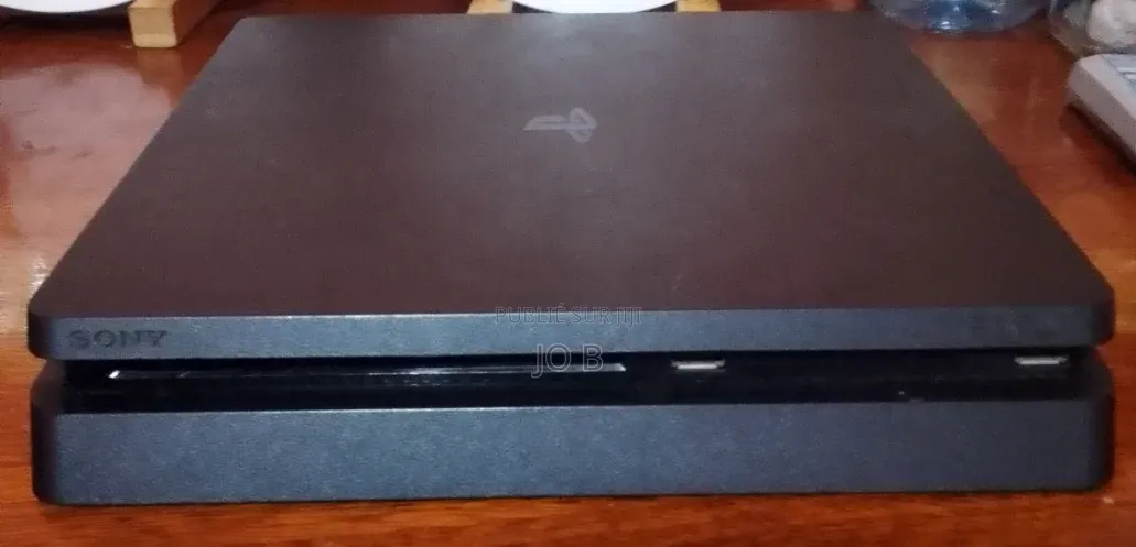 Playstation 4 Version Slim