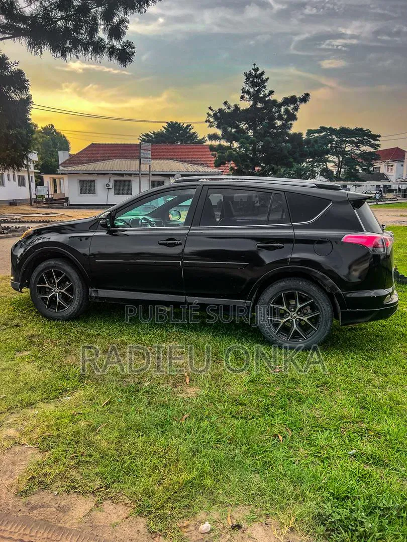 Toyota RAV4 SE 4dr SUV (2.5L 4cyl 6A) 2018 Noir