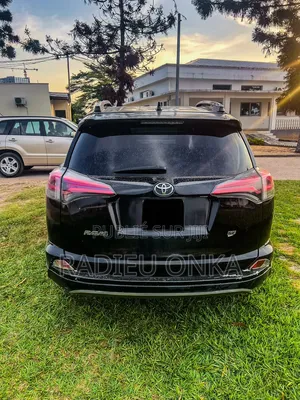 Toyota RAV4 SE 4dr SUV (2.5L 4cyl 6A) 2018 Noir