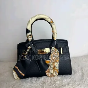 Les Sacs, Sandales, Robe, Montre Etc