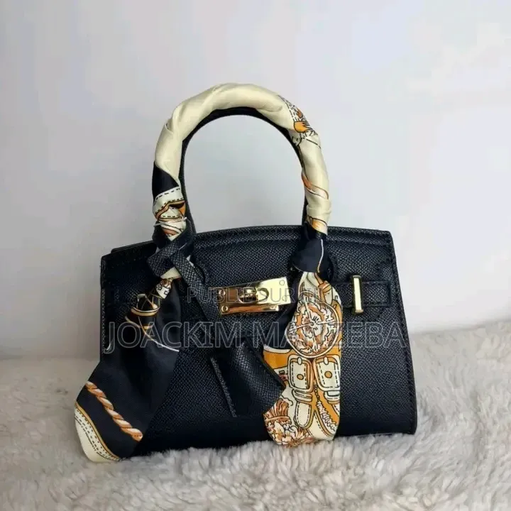 Les Sacs, Sandales, Robe, Montre Etc