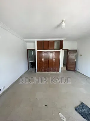 8chbre Maison dans Bechir, Lumumba à Vendre