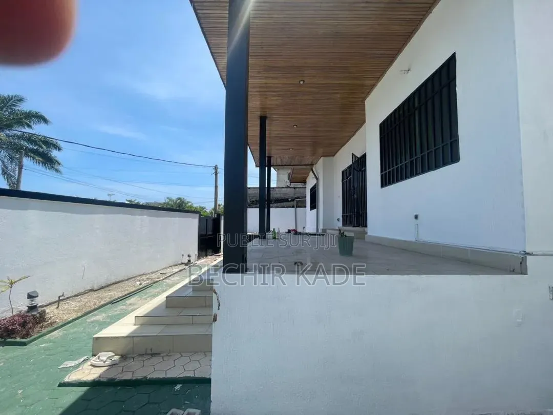 8chbre Maison dans Bechir, Lumumba à Vendre