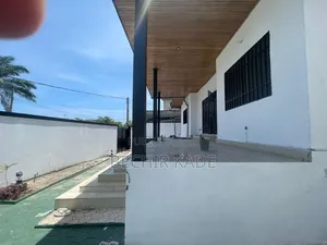 8chbre Maison dans Bechir, Lumumba à Vendre