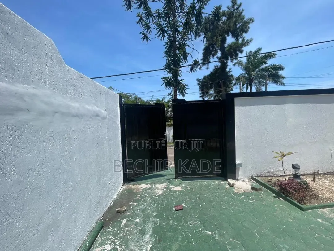 8chbre Maison dans Bechir, Lumumba à Vendre