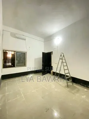 3chbre Appartement dans Aps Immo, Poto-Poto à Louer