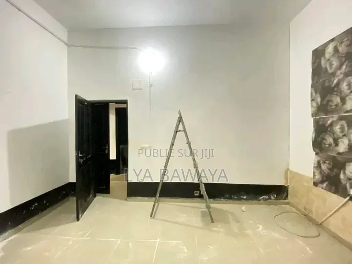 3chbre Appartement dans Aps Immo, Poto-Poto à Louer