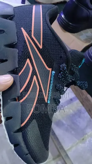 Basket Reebok Noir À 28000