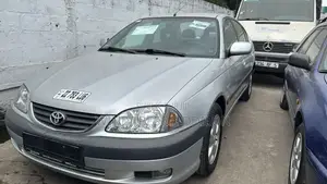 Toyota Avensis 2.0 D Verso 2002 Gris