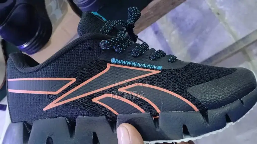 Basket Reebok Noir À 28000