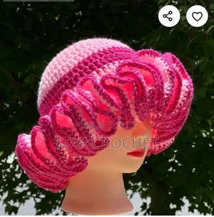Chapeau en Crochet Avec Froufrous