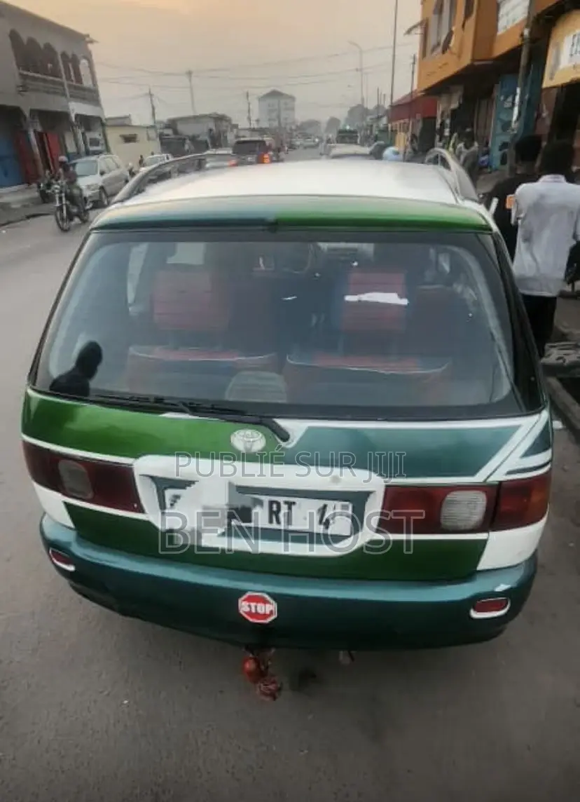 Toyota Corolla 1.6 Verso 2002 Vert