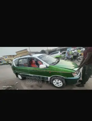 Toyota Corolla 1.6 Verso 2002 Vert