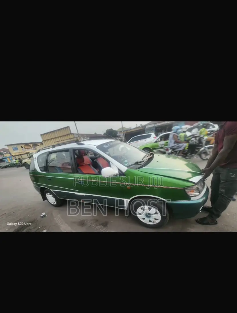 Toyota Corolla 1.6 Verso 2002 Vert