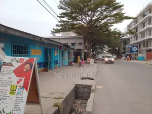 Parcelle Commerciale À Vendre – Quartier La Base | Pointe-Noire