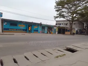 Parcelle Commerciale À Vendre – Quartier La Base | Pointe-Noire