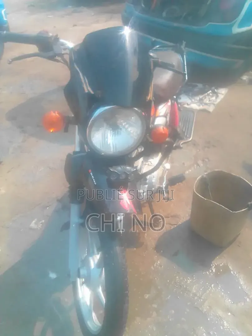 TVS HLX 125 2020 Rouge