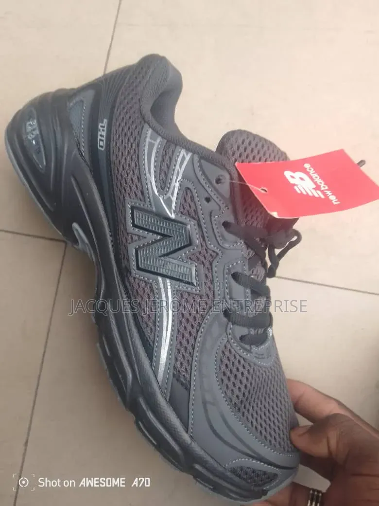 Sneakers New Balance 740