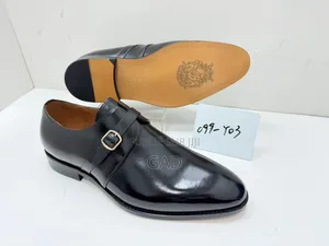 Chaussures Avec Boucle