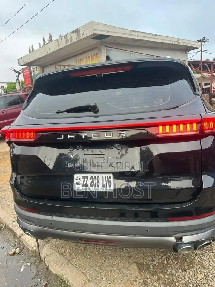 Jetour X70 Plus 1.6 7-Seater FWD 2022 Noir