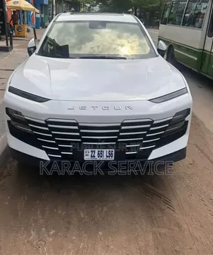 Nouveau Jetour G700 2025 Blanc