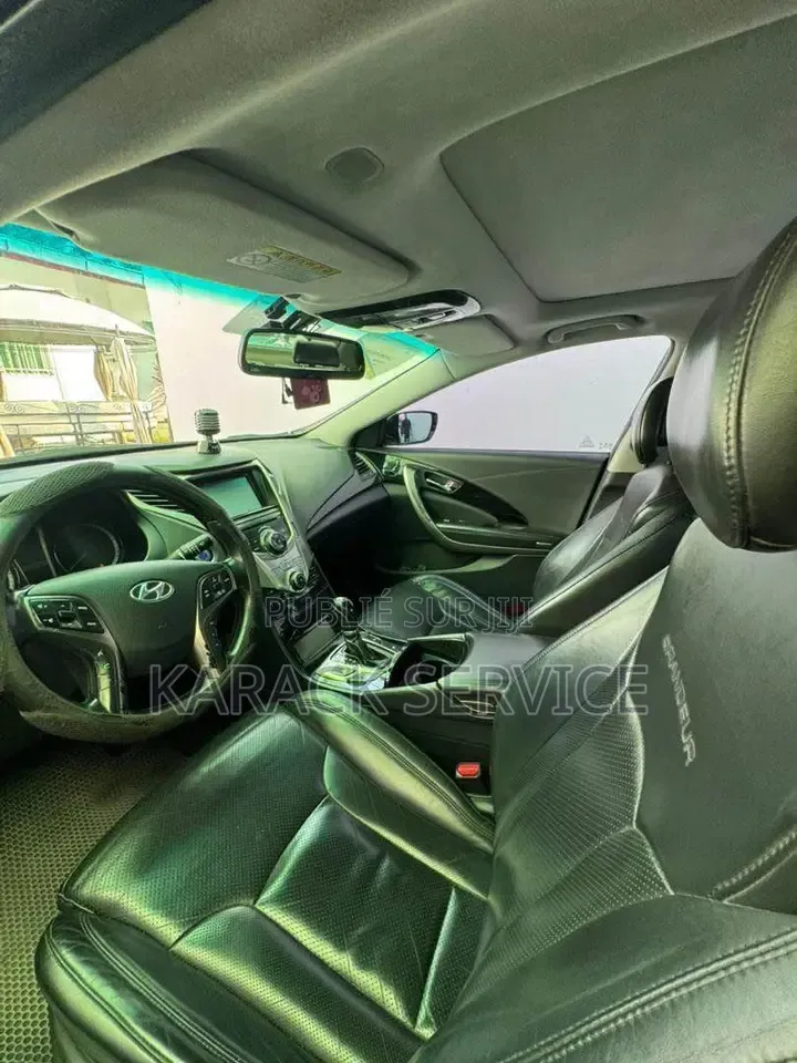 Hyundai H200 2012 Noir