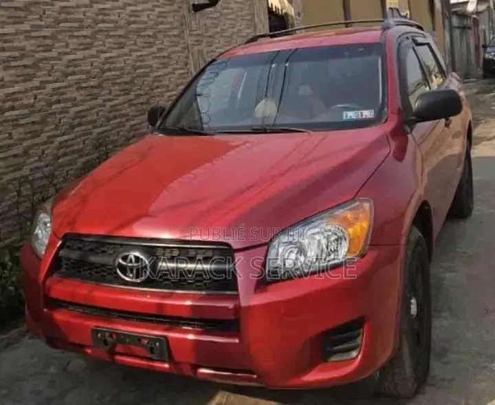 Toyota RAV4 2021 Rouge