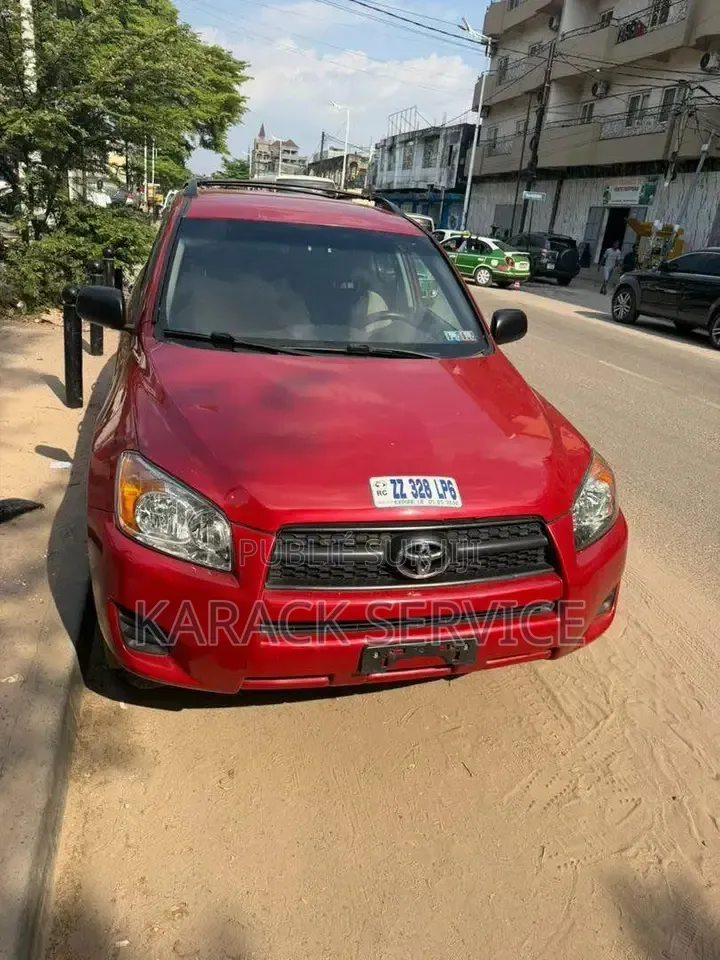 Toyota RAV4 2021 Rouge