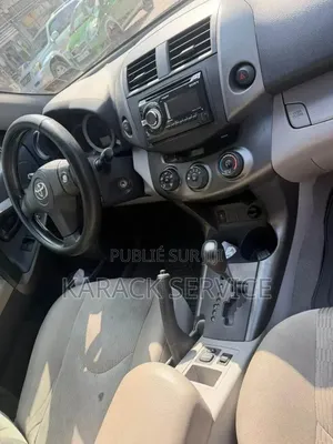 Toyota RAV4 2021 Rouge