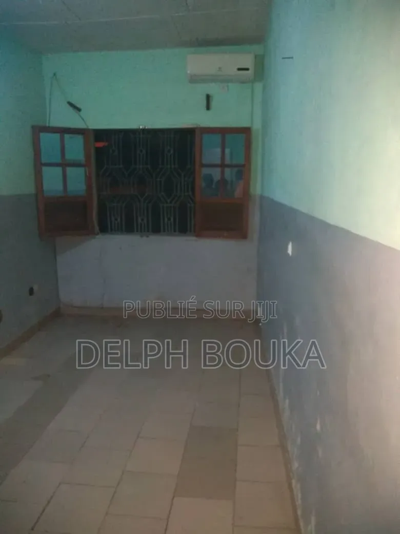 2chbre Chambre et salon dans Ngoyo à Louer