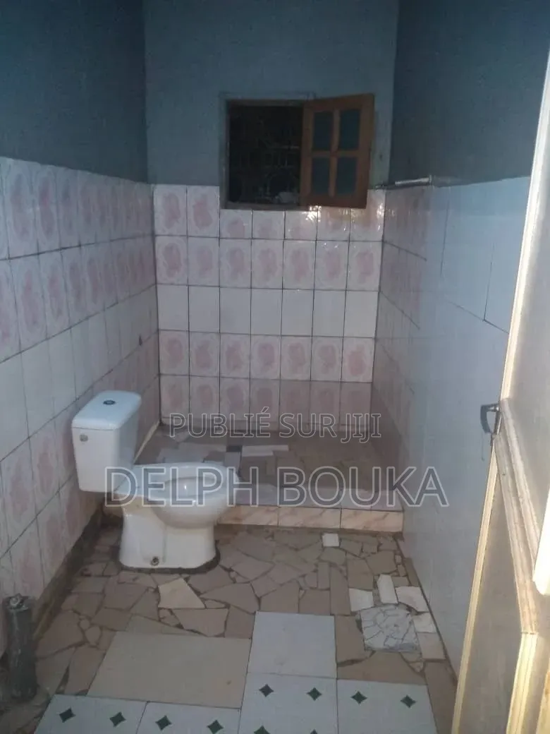 2chbre Chambre et salon dans Ngoyo à Louer