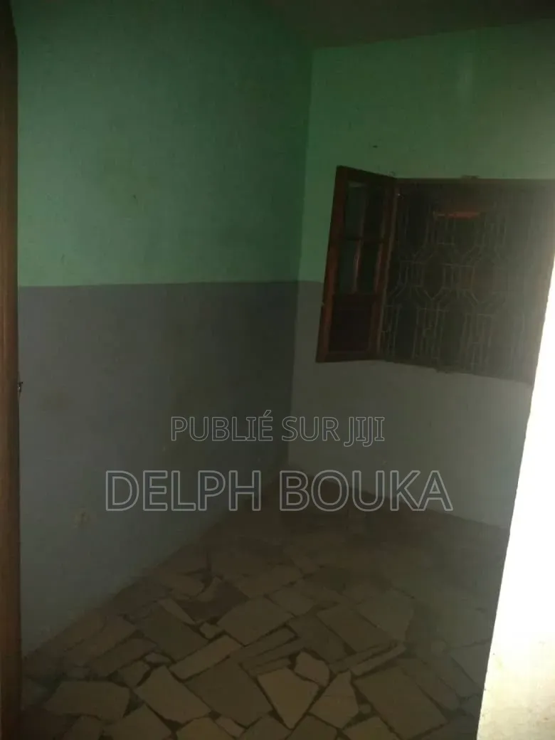 2chbre Chambre et salon dans Ngoyo à Louer