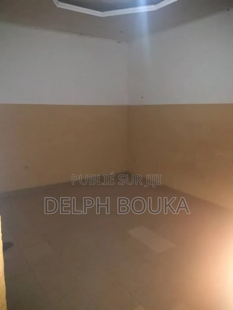 2chbre Chambre et salon dans Ngoyo à Louer