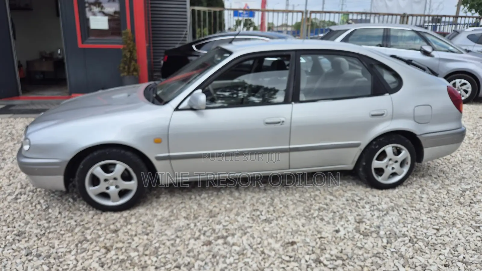 Toyota Corolla Hatchback 2000 Gris