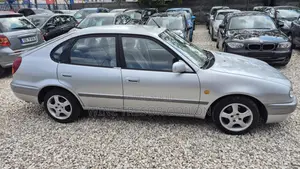 Toyota Corolla Hatchback 2000 Gris