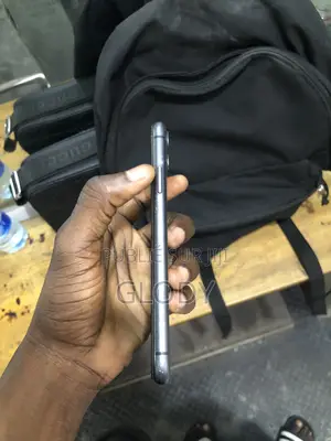 Apple iPhone 11 64 GB Noir