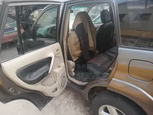 Toyota RAV4 2018 Gris