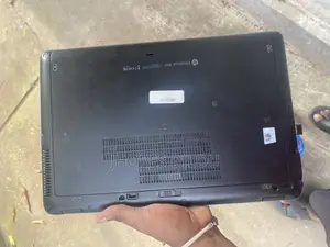Ordinateur portable HP 250 G2 8GB Intel Core i5 HDD+SSD 500GB