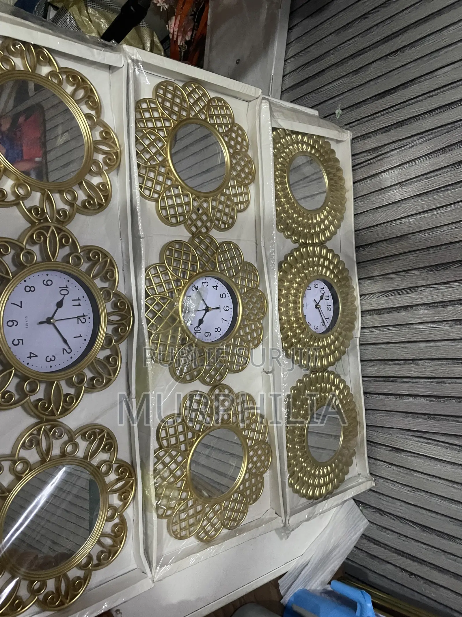 Urgent Promo : Magnifique Set Déco Mural (Horloge + Miroirs) !