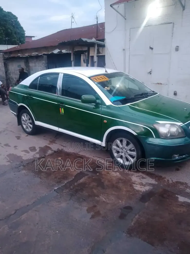 Toyota Avensis Verso 2010 Vert