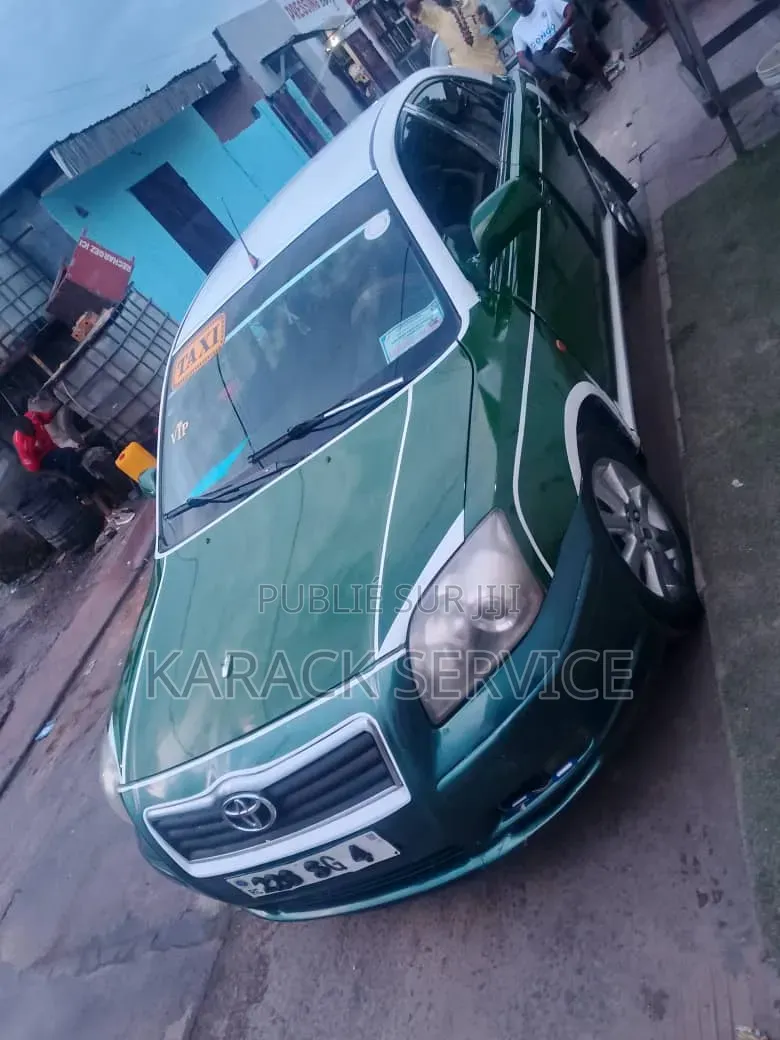 Toyota Avensis Verso 2010 Vert