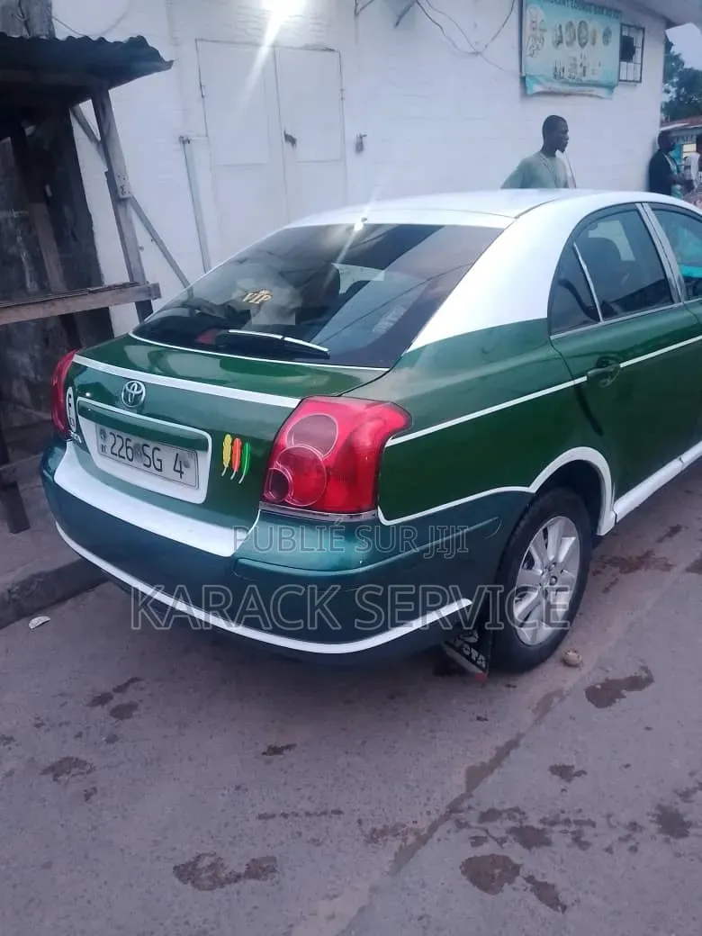 Toyota Avensis Verso 2010 Vert